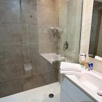 IH Blue Visconti 8 bathroom